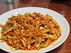 鱼香鸡丝-恩宏德餐馆(平山道店)