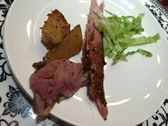 逸品烤乳羊-小广寒电影艺术餐厅(小广寒经三路店)