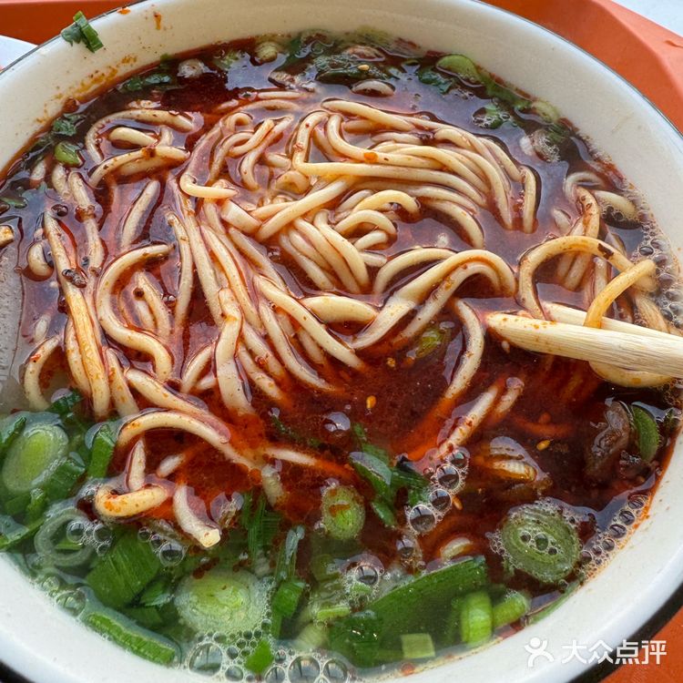 这绝对是上海滩最正宗的兰州牛肉面！