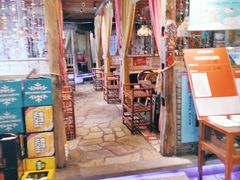 -老牌坊云南鱼豆花火锅(爱建店)