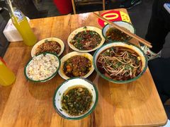 -拈签一笑黄牛肉辣卤串串