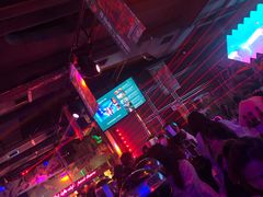 -UP嘻哈酒吧(粉巢店)