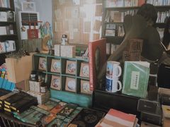 -荒岛书店(黄县路店)
