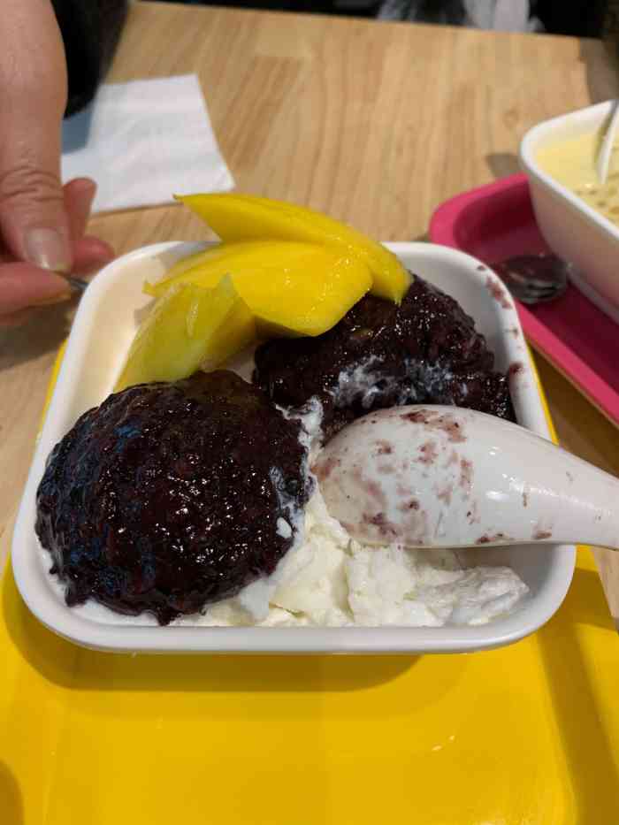 满记甜品(金源新燕莎店)-"新款椰子上新肯定要来吃一下的～点的甘露.