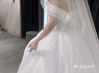 选店理由: 在小红书上被种草了，超级喜欢这套婚纱的了
