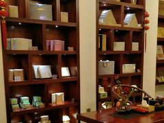 -灸春堂·艾灸·痛症·整脊连锁(之江银泰店)