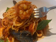 -ROAST coffee & eatery