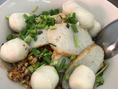 鱼蛋干细米粉-榮泰米粉湯(Left Shop)