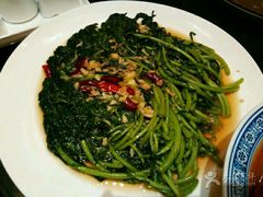-鲁班小馆(政四街店)