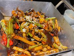 干锅香煸茶树菇-弄堂里(西溪龙湖天街店)