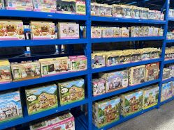 -逝水玩具折扣店