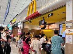 -麦当劳(深圳北站B2检票口楼上)