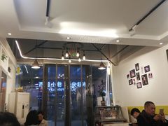 大堂-鲲少爷烤鱼饭.螺蛳粉·清真(爱琴海店)