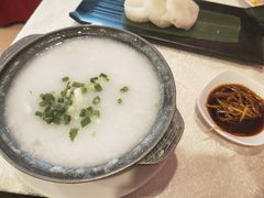 生滚鲜鲩鱼片粥-龙的酒楼·手工早茶·顺德菜(近良路店)