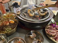 -围炉肉舍•炭烤活鳗•丹东海鲜烤肉(步行街店)