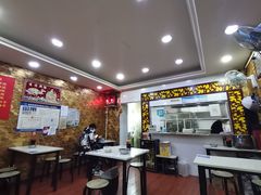 大堂-老味牛肉面(彩环里店)