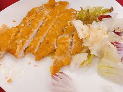 崇明生态猪炸猪排配辣酱油-红房子西菜馆(淮海中路店)