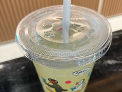 -瑞幸咖啡(凯德虹口龙之梦店)