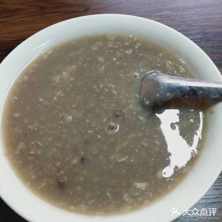 馕也不是现做的，微波炉加热，不推荐他家早餐