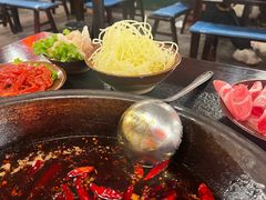 -渝井巷重庆老火锅(沈阳吉祥店)