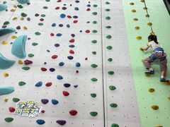 -蓝天攀岩-青少年训练(罗湖益田假日广场店)