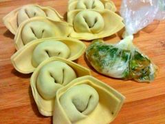 生馄饨外带-潘国仙耳光馄饨(黄家阙路店)