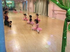 -雅米拉艺术中心(少儿舞蹈培训)