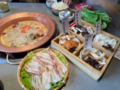 -阿婆情腊排骨火锅·野生菌季(古城旗舰店)