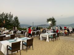 -亚龙湾希尔顿自助餐厅·海鲜·烧烤·沙滩BBQ·现场乐队