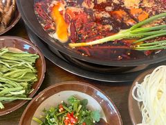 -黄潇洒老火锅(九眼桥宏济巷店)