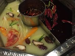-佬土鹅肠火锅(中建大观店)