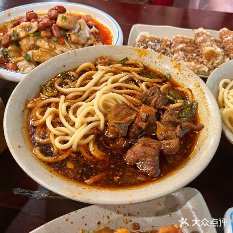 小街天府｜我原称之为洛阳最好吃的小吃街[爱心]