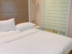 -维也纳酒店(苏州东方之门金鸡湖店)