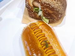 酱烧鸡腿可颂-85度C(常州九洲君玺店)