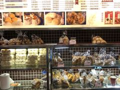 面包甜点陈列柜-国际饭店·帆声西饼屋(黄河路店)