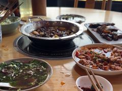 -大众跷脚牛肉馆·非遗传承单位(峨眉山店)