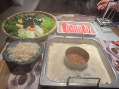 -尚尚仙·酸汤猪手·猪肚鸡火锅(华联万柳购物中心店)