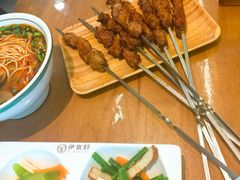 -伊京轩兰州牛肉面(闹市口店)