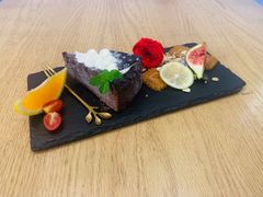 -Rabbit Cafe私房西餐甜点咖啡(栖霞路店)