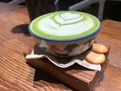抹茶拿铁-邊渡咖啡