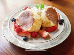 莓果奶油芝士舒芙蕾松饼-UPPER KITCHEN(延安路店)