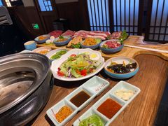 -明洞阿姨·韩式酱蟹烤肉·创意料理(三元桥店)