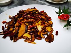 -蔼若春.传承三十年云南菜(金碧公园店)