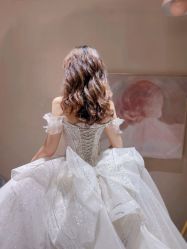 -艾米丽婚纱礼服