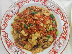 红碎椒肉炒肉-江城燕子大排档(江汉路步行街店)