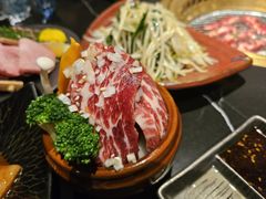 -山川小町·极番烧肉(新地假日广场店)