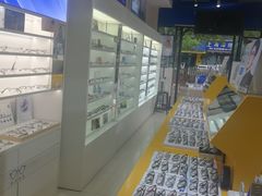 -诺柯视眼镜-蔡司依视路官方工厂店(淞南一店)