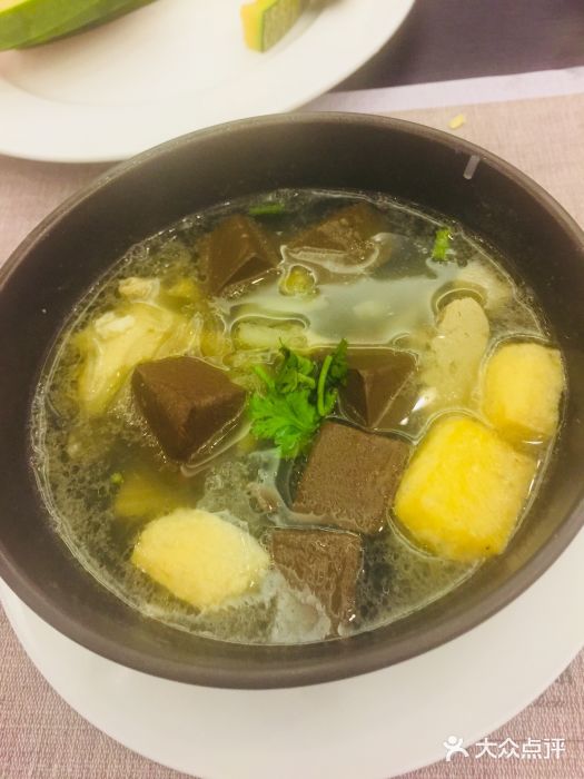 晶丽香榭自助餐(南京大饭店)鸭血粉丝汤图片