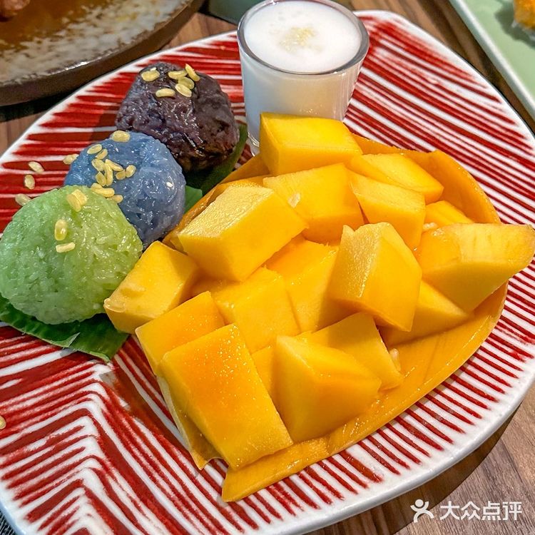 前滩太古里的这家泰国菜，氛围感太顶了 傍晚的前滩