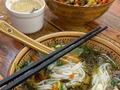 -正宗李家土鸡米线店